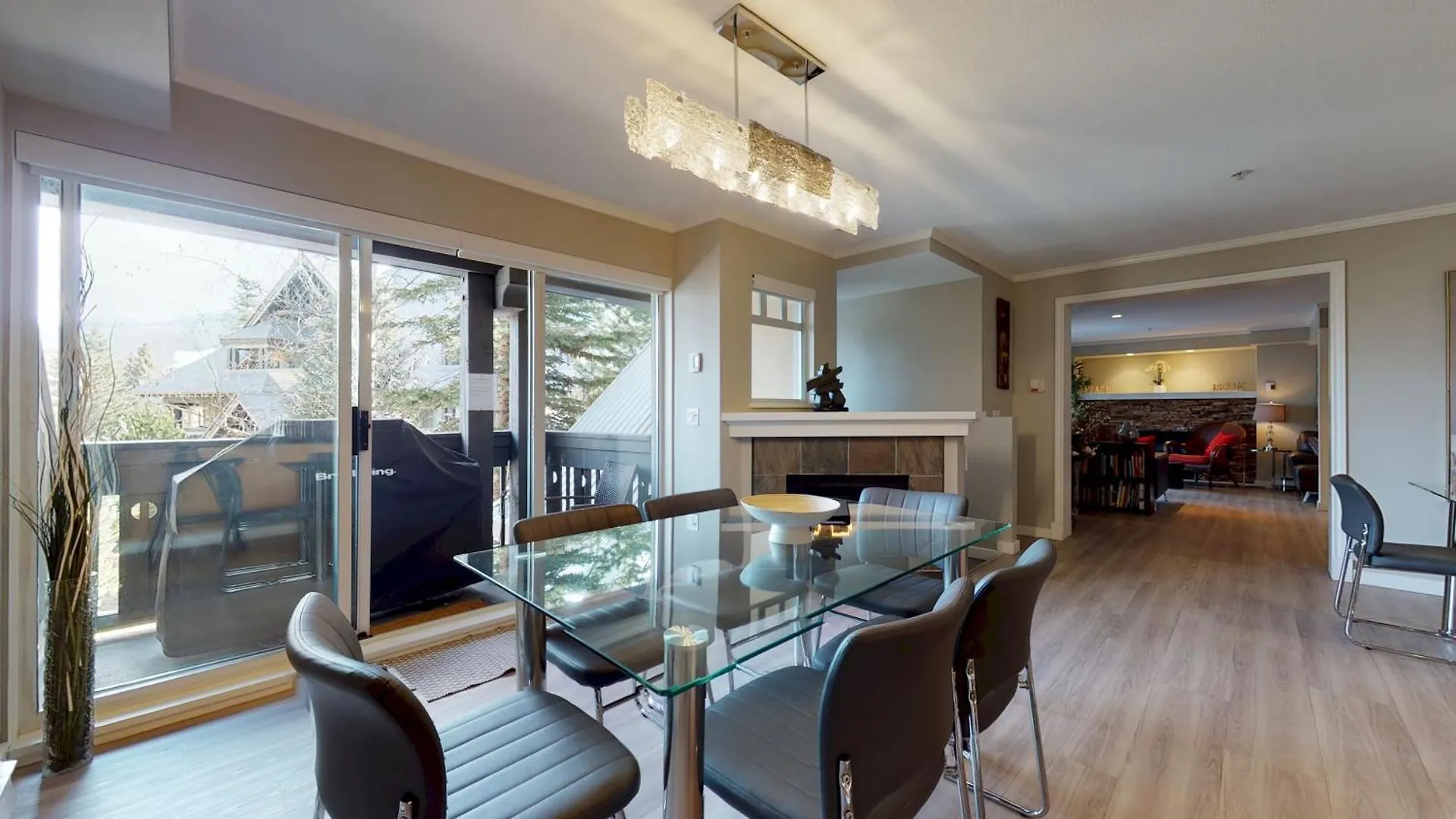 Appartement Lagoons 20 Village Location Rare 5Bdr Condo With Private Hot Tub Whistler