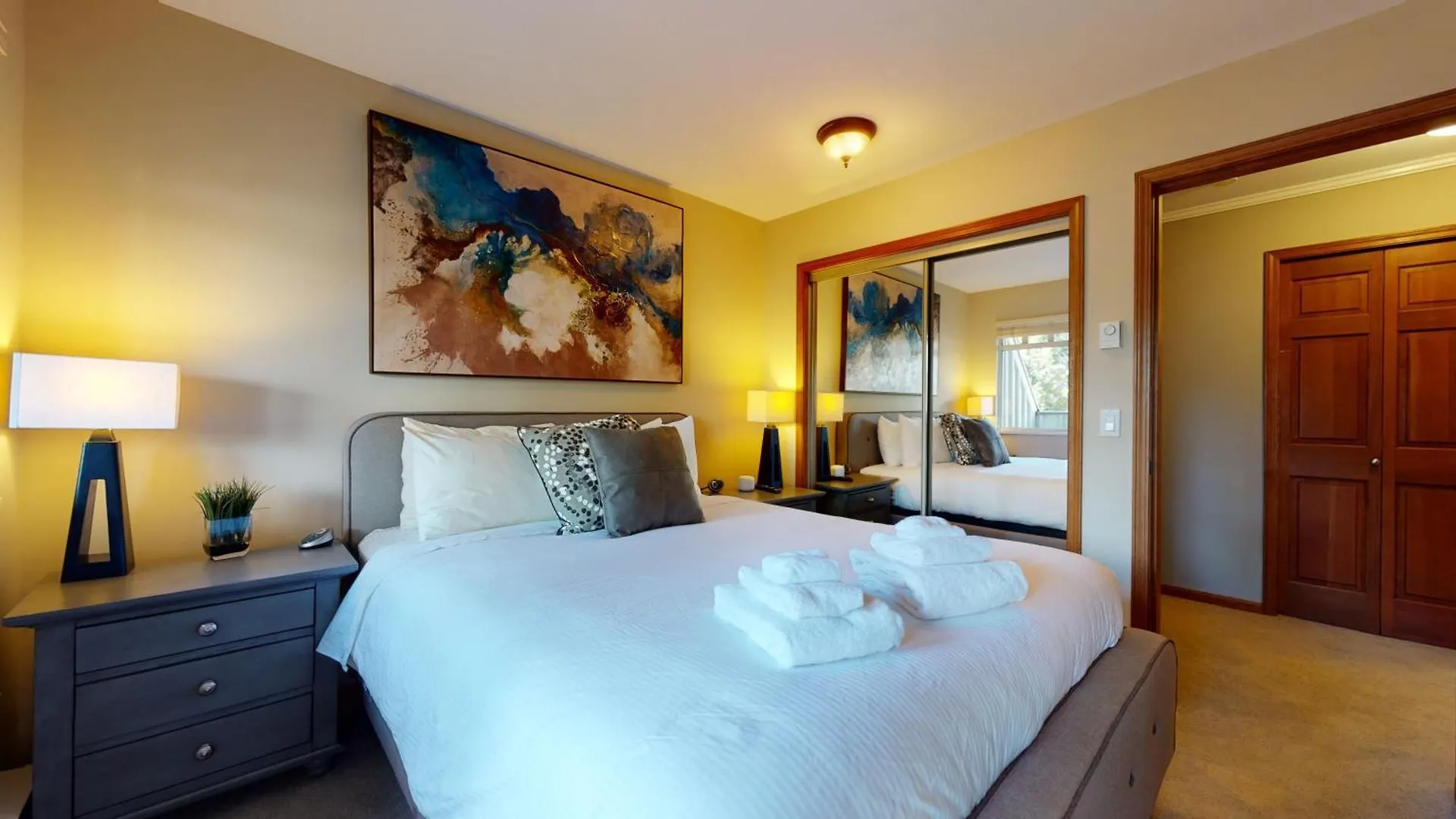Lagoons 20 Village Location Rare 5Bdr Condo With Private Hot Tub Whistler Appartement